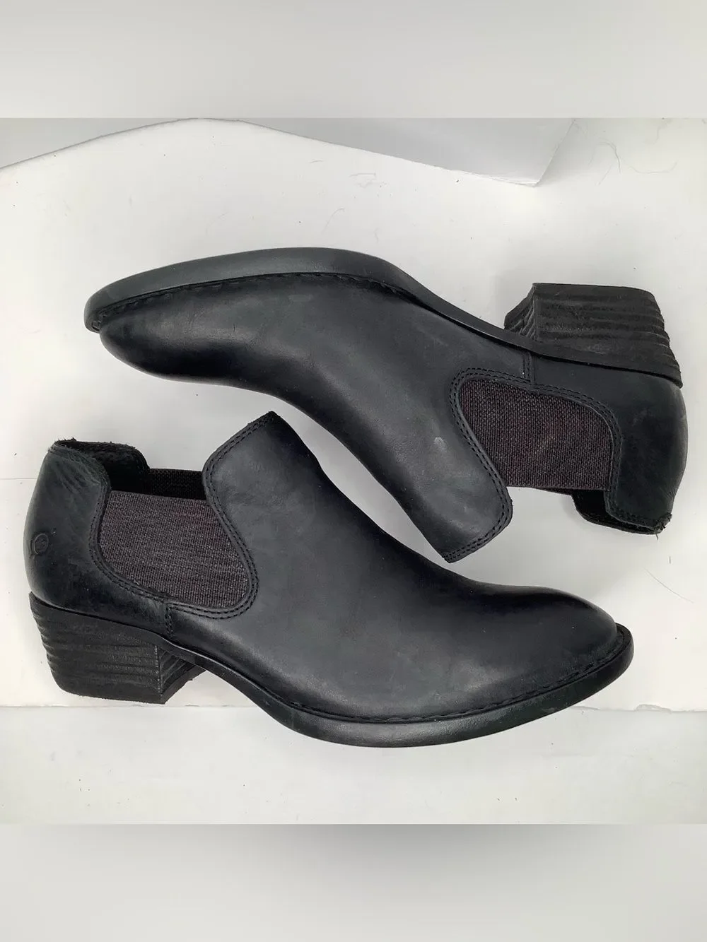 Born Black Leather Chelsea Block Heel Women’s Ankle Bootie Sz 8M Equestrian